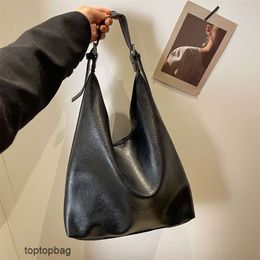 Designer Luxury fashion tote bags Wallets Urban minimalist and niche design single shoulder womens tote bag commuting bag versatile and stylish underarm leisure ba