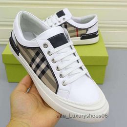 Mens Leisure Shoes Fashion Cheque Luxury Men Designer Sailing Sneakers Top High Quality Milan Design Sizes 3845 Ships with Origin Bd0t burburriness 2Z1C