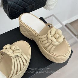 Slippers 2024 Early Spring Women's Leather Thick Sole High Heel Waterproof Table Fashion Big Flower Trip