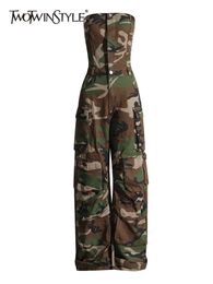 TWOTWINSTYLE Camouflage Cargo Jumpsuits For Women Starpless Sleeveless High Waist Spliced Pockets Streetwear Jumpsuit Female 240322