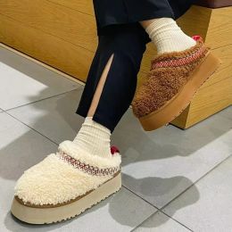 Boots 2023 New Women Fur Slippers Ankle Boots Flats Platform Short Plush Warm Flip Flops Cotton Shoes Designer Brand Winter Snow Botas