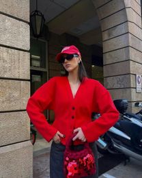 Fashion Red Cropped Coat For Women Elegant V Neck Singlebreasted Jacket Ladies Full Sleeved High Street Outerwear 240315
