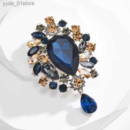 Pins Brooches SUYU Vintage Blue Cubic Zirconia Brooch Large Womens Suit Pin Button Coat Corsage Decorative Accessories L240323