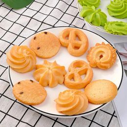 Decorative Flowers 1pc Artificial Cookie Model Home Simulation Biscuit Food Window Po Props Toy Festive Party Decoration