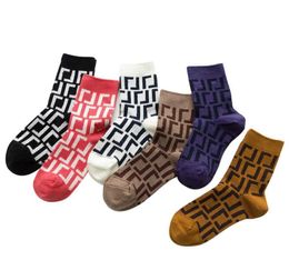 2021 Mens Womens Wool Knitting Socks Fashion Brand Designer Letter Printing Pure Cotton Underwear Stockings Outdoor Sports Winter 2857174