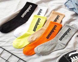 European and American Trendy Designer Mens Socks Skateboard Fashion Letter Printing Basketball Sports Socks Hiphop Style7206980