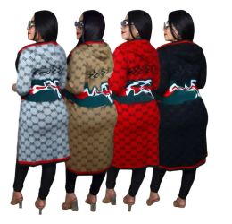 Kvinnors tröja 2024 Autumn New Women's Sticked Cardigan Hooded Sweater Designer Brand Women's