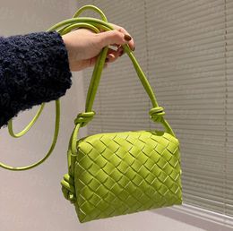 Evening Bag Designer Cross body Loop Camera Bag Mini pressed intrecciato Shoulder bags Zip closure handbags Plain lether Knitting wallets coin purse2024