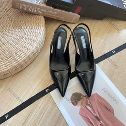 Scarpedri di scarpe da design sandali banchetti tacchi alti tacchi sottili pompe da donna con tacchi da donna tacchi da festa sexy scarpe da donna
