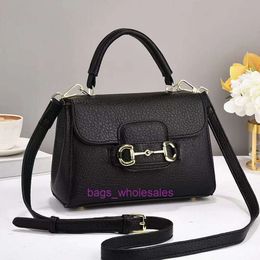 The factory design bag handbag Womens Handbag New High-end and Large Capacity Bag Middle-aged Single Shoulder