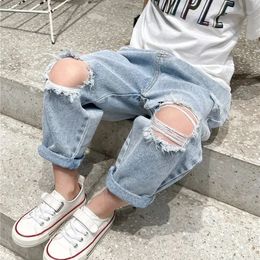 90140cm Fashion Autumn Summer Kids Hole Trousers Children Boy Handsome Torn Patch Jeans Girls Pants Worn for Loose 240323