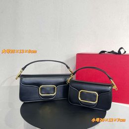 Shoulder Bags Warrens New Diamond Inlaid Big V One Portable Underarm Wine God Bag Chain Fashion Versatile Small Square