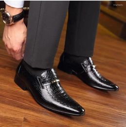 Casual Shoes 2024 Men's Fashion Business Classic Solid Colour Pu Crocodile Pattern Pointed Toe For Wedding Party