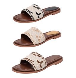 Designer Flat Sandals Luxury Slippers Womens Embroider Sandal Fashion Flip Flop Letter Slipper For Women Summer Beach Slide Ladies Low Heel Fashion Shoes 3556