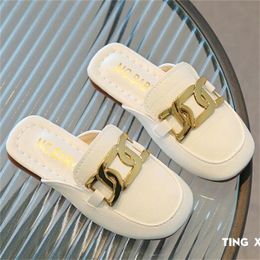 New Style Kids Sandals Top Quality Girl Slippers Metal Button Child Casual Sneaker Fashion Children's Shoes Soft Soled Slides