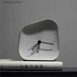 Desk Table Clocks Creative Simple Style Silent Quiet Desk Table Alarm Clock Living Room Bedroom Bar Coffee Decoration Ornament Modern Clock LF128 L240323