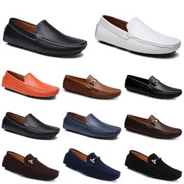 Designer de couro Doudou Mens Casual Driving Shoes Respirável Sola Macia Luz Tan Preto Marinho Branco Azul Prata Amarelo Cinza Masculino Flats Calçado All-Match Sapato Preguiçoso A011