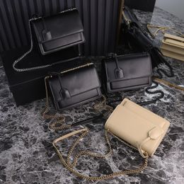 Y17 Leather Bag Men's Simple Luxury Designer Comfort Backpack for everyday schoolbags Classic Fashion Shoulder Bag Postman Bag37 handbag