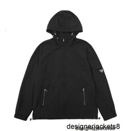 Designer Correct version of P familys product for autumn and winter featuring a chest triangle micro label for sun protection breathability fashionable mens and wom