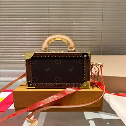LOULS VUTT Designer Luxury Medieval Top Wallet Hard Handbag 21cm Women's Box Gold Bag Storage Box Makeup Bag Handbag Crossbody Hardware