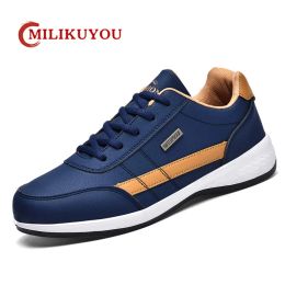 Boots Leather Sneakers for Mens Hight Quality Casual Light Fashion Trend Leisure Outdoor Nonslip Male Vulcanised Business Man Shoes