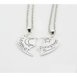 Pendant Necklaces 20145 Broken Heart 2 Parts Necklace Mother Daughter I Love You To The Moon And Back Pcs 1 Set Drop Delivery Jewellery Ot6Nr