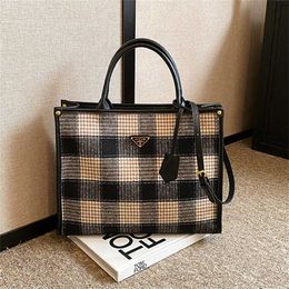 24% OFF Designer bag 2024 Handbags Autumn/Winter Checkered Womens Shoulder Versatile Korean Edition Large Capacity Fashion Tote Womens