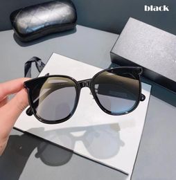 Woman Polarised Sunglasses Round Large Frame Couples Retro Toad Mirrors Suitable for Vacation Beauty Travel Can Bring Original Box5943747