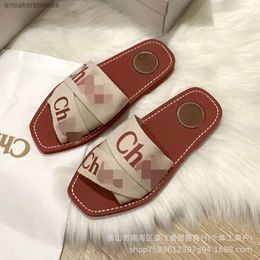 Coole Womens Slipper Bottom Designer Knit Sandal Head Sandalen für Chlloe Cross Woody Casual 2024 Square High Flat Letter Canvas One Word 8QXN