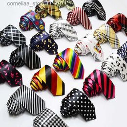 Neck Ties Neck Ties ic Fashion Mens Skinny Tie Colourful Musical Notes Printed Piano Guitar Polyester 5cm Width Necktie Party Gift Accessory Y240325