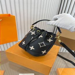 23SS Womens Luxurys Designers Totes Bag Mini-Bucket Bags Shouder Crossbody Women Handbag Pouch Purse 12CM Jjbru