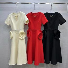 Milan Runway Dress 2024 Apricot Black Red V Collar Short Sleeves WOmen Dress Designer Solid Flowers Chain Prom Part Gown With Belt