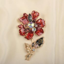 Brooches Vintage Revivalism Western Red Enamel Coloured Stereoscopic Brooch Flower Dropping Oil Emblem Men/Women's Clothing Accessories