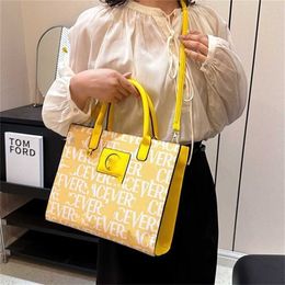28% OFF Designer bag 2024 Handbags Womens Crossbody Versatile Red Fashion and Casual Korean Single Shoulder Handbag Minimalist