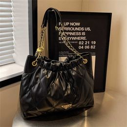 30% OFF Designer bag 2024 Handbags Korean version fashionable and popular underarm for women Lingge embroidery thread trendy chain texture single shoulder tote