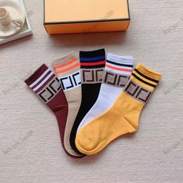 Fashion designer leisure sports socks classic sweat-absorbent breathable short boat socks luxury sports socks.