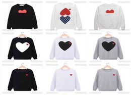 Designer Cdgs Classic Hoodie Fashion Play Little Red Peach Heart Printed Mens And Womens Sweater Round Neck T Shirt3311571