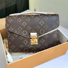 M44875 Metiss Pochette Crossbody Designer Bags Tote Womens Mens Clutch Shoulder Postman Handbag Fashion Leather Emed Briefcase Messenger Bag Strap