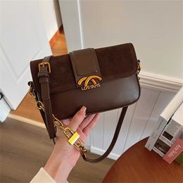 28% OFF Designer bag 2024 Handbags High Quality French Commuter Shoulder Chain for Chinese Year Fashionable and Versatile Single Shoulder Crossbody