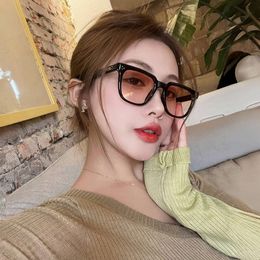 Gmt2 on the Go Gm Cosmetic Pouch Korean Version Square Gradient Brown Gm Glasses Sunglasses for Women Trendy Spring/summer Haute Couture 2024 New Sunglasses for Men