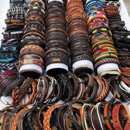 Charm Bracelets 30PCS/Lot Wholesale Bulk Random Men's Women's Leather Femme Pulseras Bileklik Couple Bracelet Men Jewelry