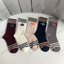 Designer men's and women's socks wholesale sale classic women's and men's high-quality letter breathable cotton sports ankle socks full of elasticity