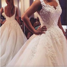 New Arrival Pearls Lace Wedding Dresses Spring Backless Beaded Ball Gowns Bridal Gown With Flowers Lace Applique Luxury Bridal Gown