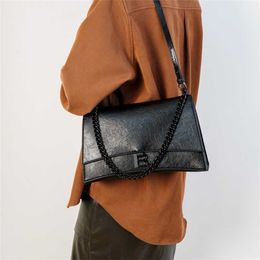 24% OFF Designer bag 2024 Handbags for women in autumn and winter hourglass for high-end simple and atmospheric niche fashion crossbody chain underarm womens