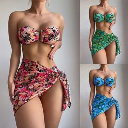 2024 Womens Split Metal U-shaped Bikini BIKINI Three Piece Printed Swimwear