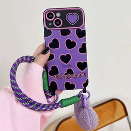 Cell Phone Cases Luxury Korea Solid Colour Anti-loss Hand Strap black heart Simple Case For iPhone 15 14 13 12 Pro Max 11 Cover With Heart Pendant H240326