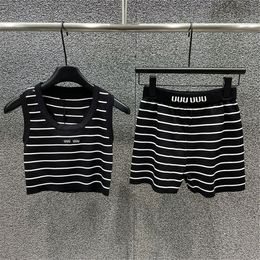 Luxus Gestreiften Frauen Tanks Shorts Strick Set Sexy Gestellte Gestrickte Singlet Shorts Outfits Sommer Dünne Beiläufige Täglichen Singuletts Set