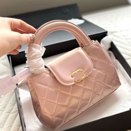 Fashion Designer bag New package high quality oil wax leather cowhide quality size20X12cm Hand-held crossbody bag