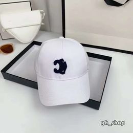 Fashion Designer Hat Menshat Womens Baseball Cap Luxury Celins S Fitted Hats Letter Summer Snapback Sunshade Sport Embroidery Casquette Beach Luxury Hats 7247