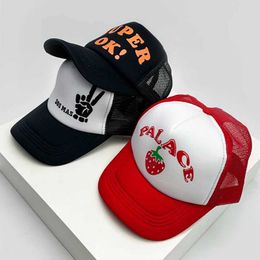 Ball Caps New mens and womens clothing pattern strawberry letter half mesh hat sun shading breathable baseball hat paradigm fashionable hip-hop street print J240325